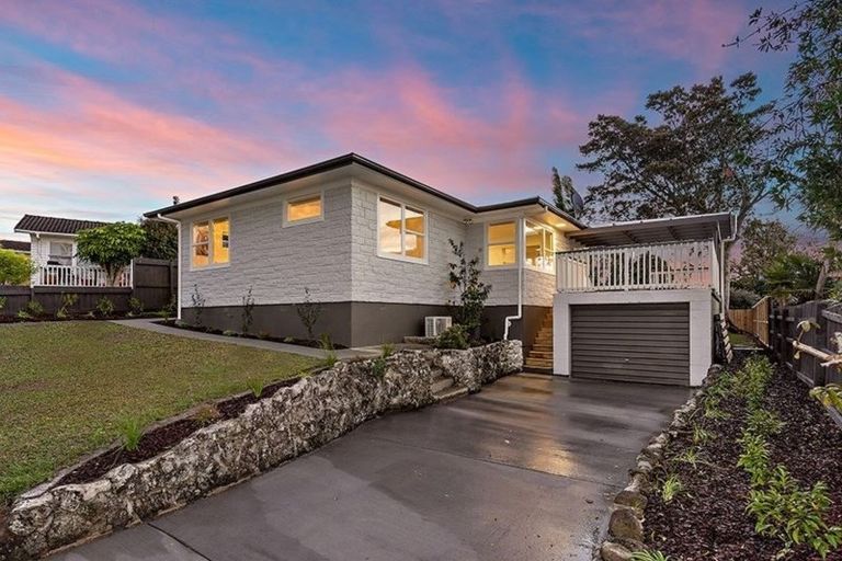 Photo of property in 27 Sunvue Road, Glen Eden, Auckland, 0602