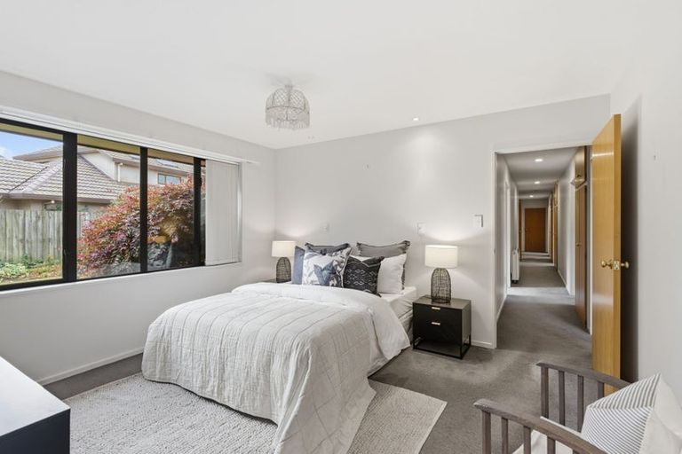 Photo of property in 12 Hatfield Place, Avonhead, Christchurch, 8042