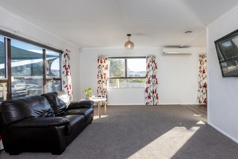 Photo of property in 24 Ranfurly Street, Tamatea, Napier, 4112