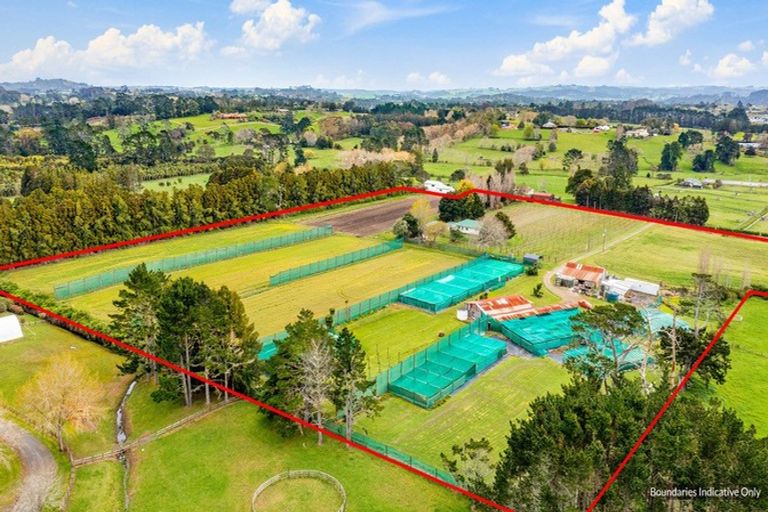 Photo of property in 51 Smith Road, Kumeu, 0891