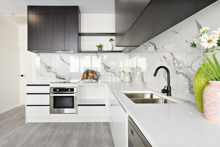 Photo of property in 17e Ranch Avenue, Beach Haven, Auckland, 0626