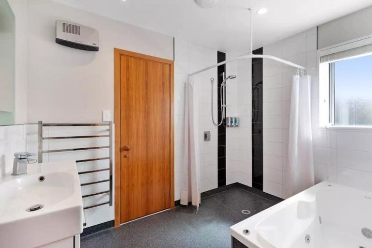 Photo of property in 79 Vivian Street, Burwood, Christchurch, 8083