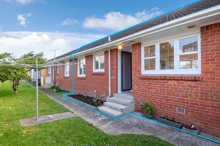 Photo of property in 2/134 Onewa Road, Northcote, Auckland, 0627