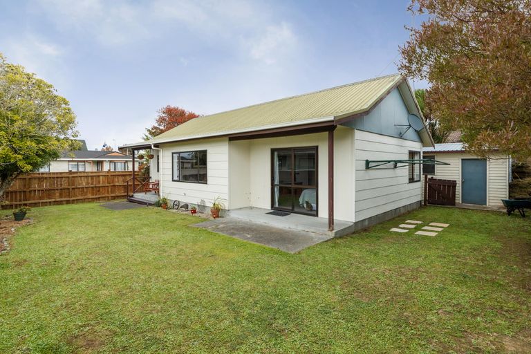 Photo of property in 59 Raglan Avenue, Cloverlea, Palmerston North, 4412