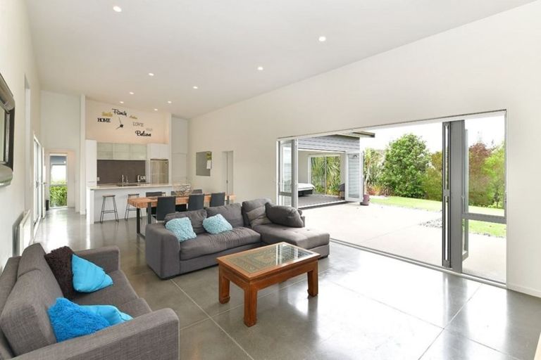 Photo of property in 76 Omana Avenue, Shelly Beach, Helensville, 0874