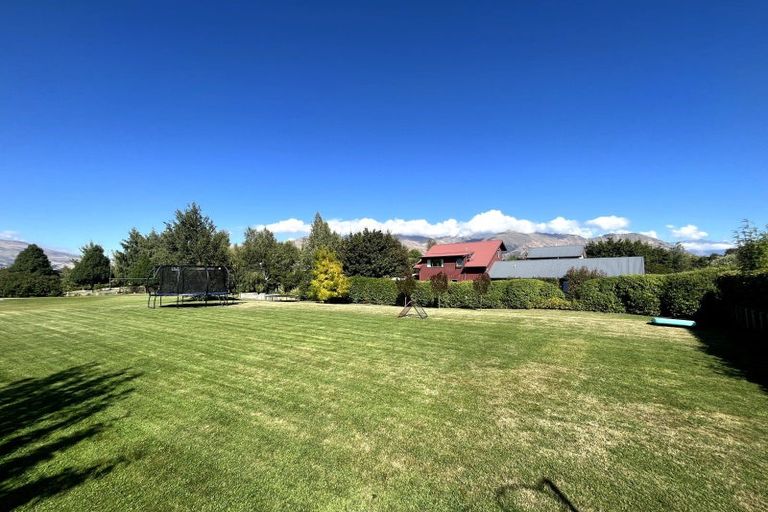 Photo of property in 11 Bevan Place, Wanaka, 9305