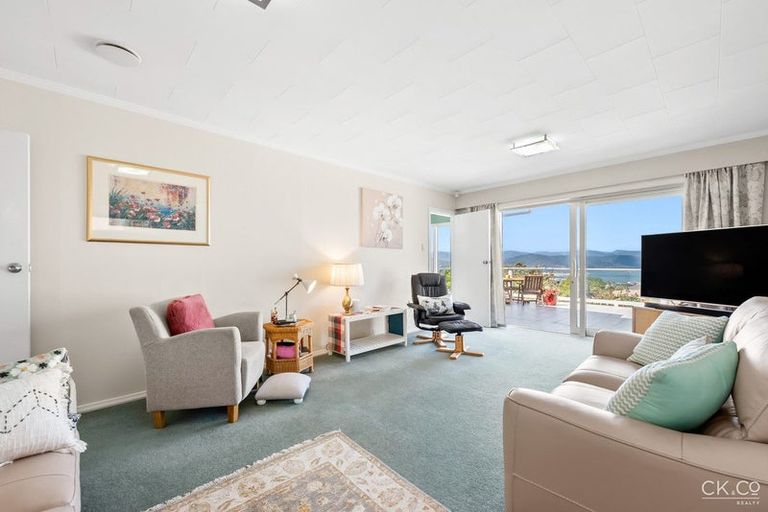 Photo of property in 21 Acacia Avenue, Maungaraki, Lower Hutt, 5010