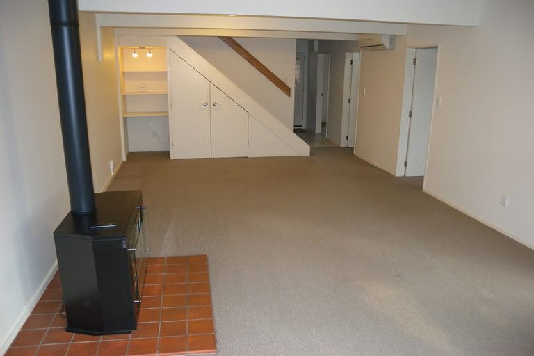 Photo of property in The Triangle, 4/33 Halswater Drive, Churton Park, Wellington, 6037