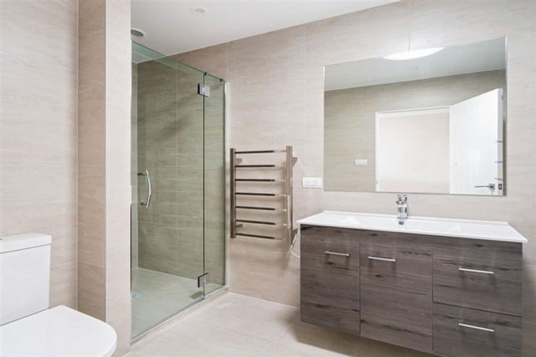 Photo of property in 2b Makura Road, Long Bay, Auckland, 0630