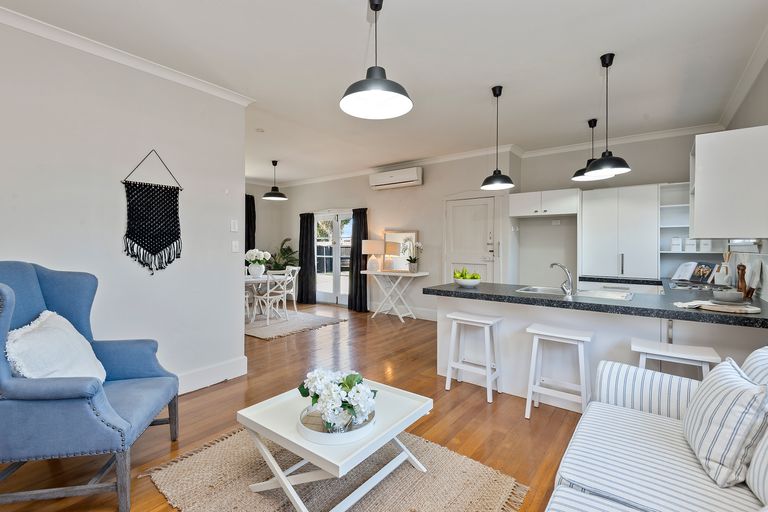 Photo of property in 16 Lincoln Road, Hillmorton, Christchurch, 8024