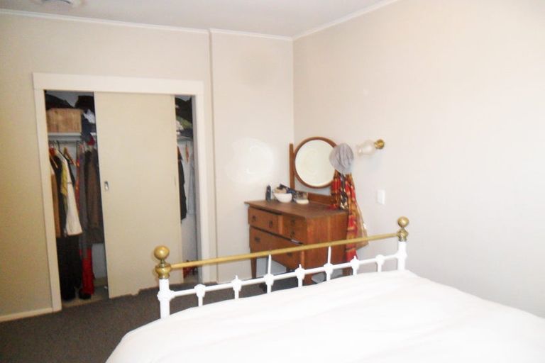 Photo of property in 2 Queens Drive, Kilbirnie, Wellington, 6022