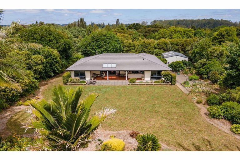 Photo of property in 37 Edkins Road, Kerikeri, 0230