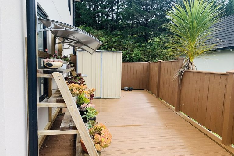 Photo of property in 38 Arahiwi Grove, Tirohanga, Lower Hutt, 5010