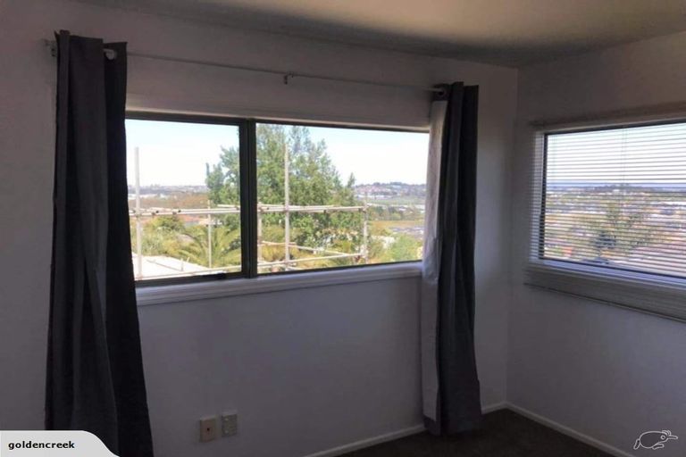 Photo of property in 26 Taroka Close, Pinehill, Auckland, 0632