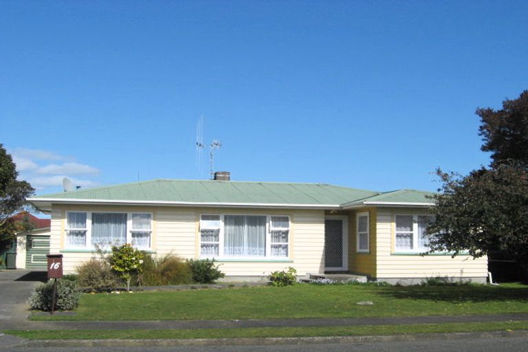 Photo of property in 16 Marlborough Street, Levin, 5510