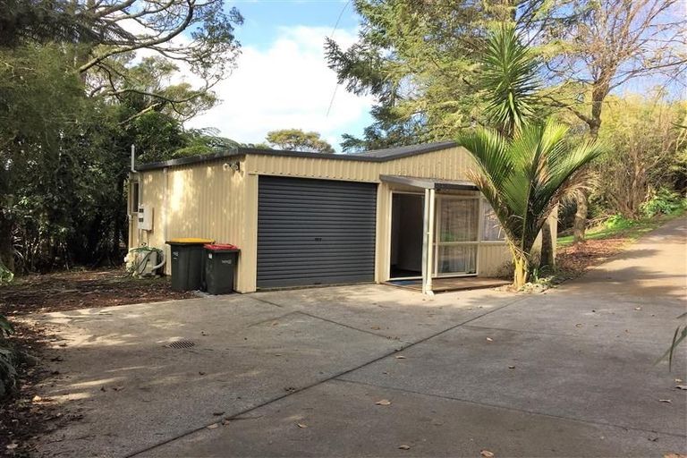 Photo of property in 834 West Coast Road, Waiatarua, Auckland, 0604