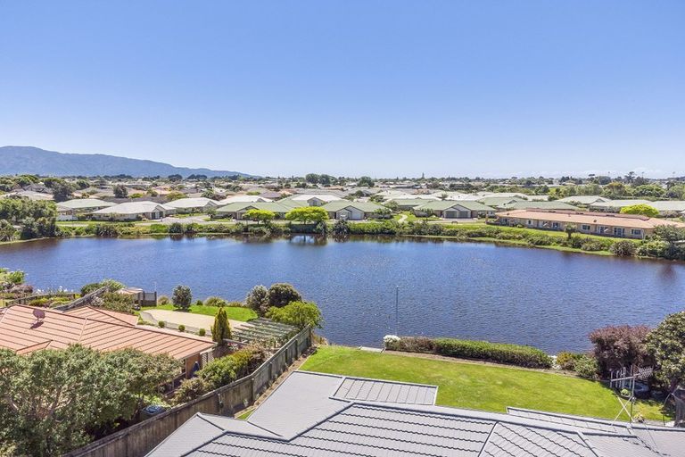 Photo of property in 10 Glen Loch Place, Paraparaumu, 5032