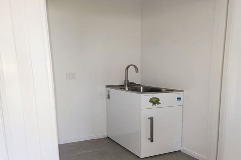 Photo of property in 2/28 Marua Road, Ellerslie, Auckland, 1051