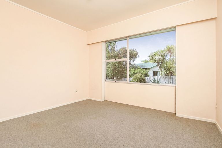 Photo of property in 1/18 Kashmir Road, Glen Eden, Auckland, 0602