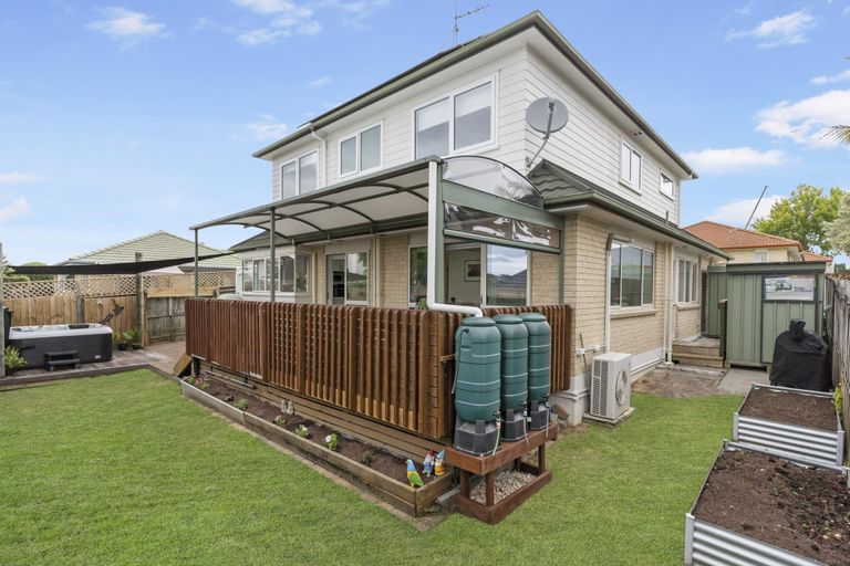 Photo of property in 1/270 Cascades Road, Botany Downs, Auckland, 2010
