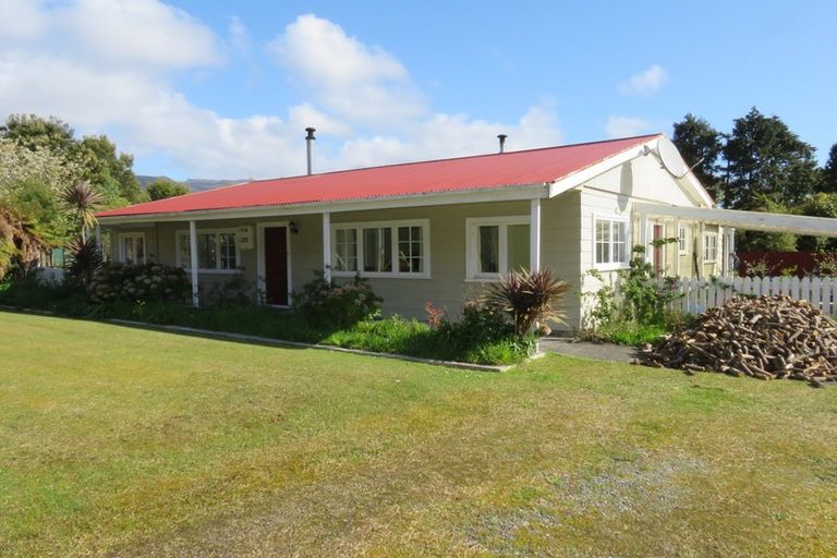 Photo of property in 3 Sunderland Street, Waimangaroa, Westport, 7891