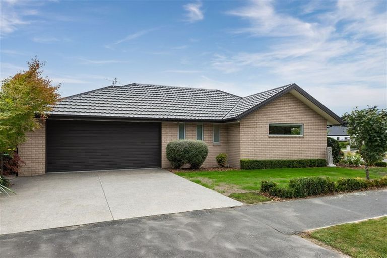 Photo of property in 28 Holbrook Way, Westmorland, Christchurch, 8025