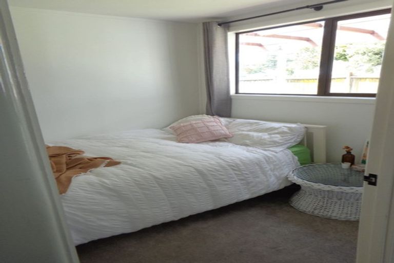 Photo of property in 114 Colwill Road, Massey, Auckland, 0614