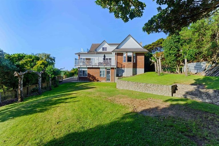 Photo of property in 105 Winara Avenue, Waikanae, 5036