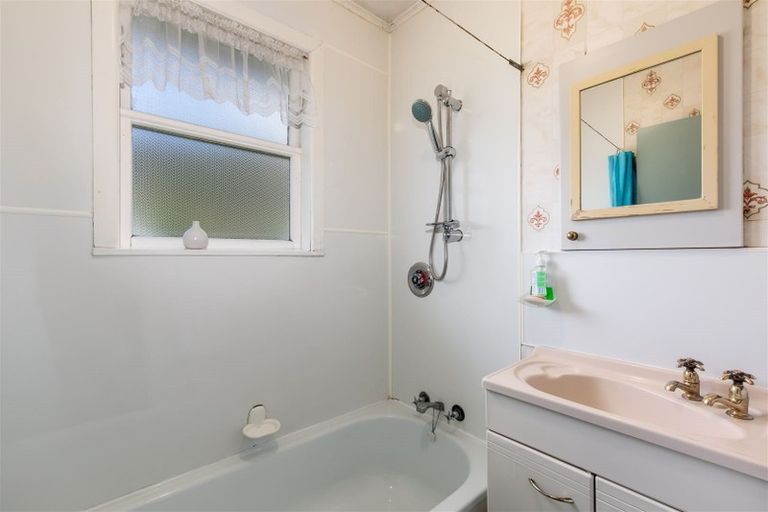 Photo of property in 41 Parenga Street, Wainuiomata, Lower Hutt, 5014