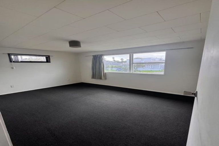 Photo of property in 11 Tennyson Street, Northcote Point, Auckland, 0627