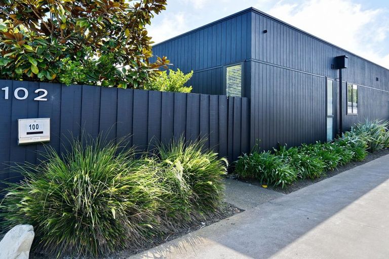 Photo of property in 102 Hills Road, Edgeware, Christchurch, 8013