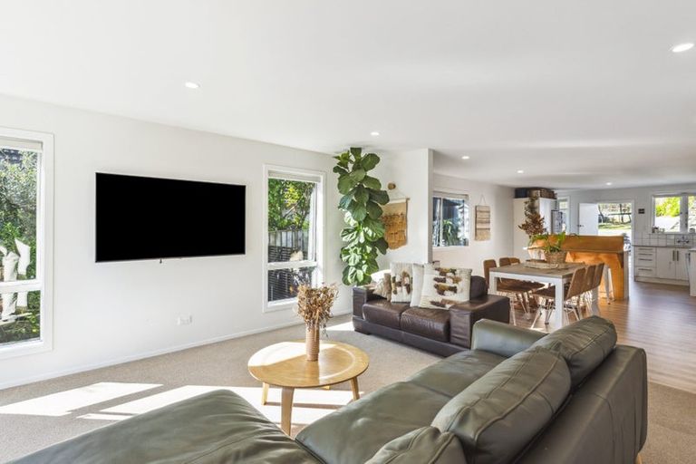 Photo of property in 6 Moa Road, Raumati Beach, Paraparaumu, 5032