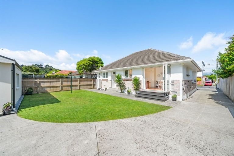 Photo of property in 28 Kashmir Avenue, Clouston Park, Upper Hutt, 5018
