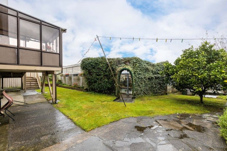 Photo of property in 42 Park Lane, Waitara, 4320