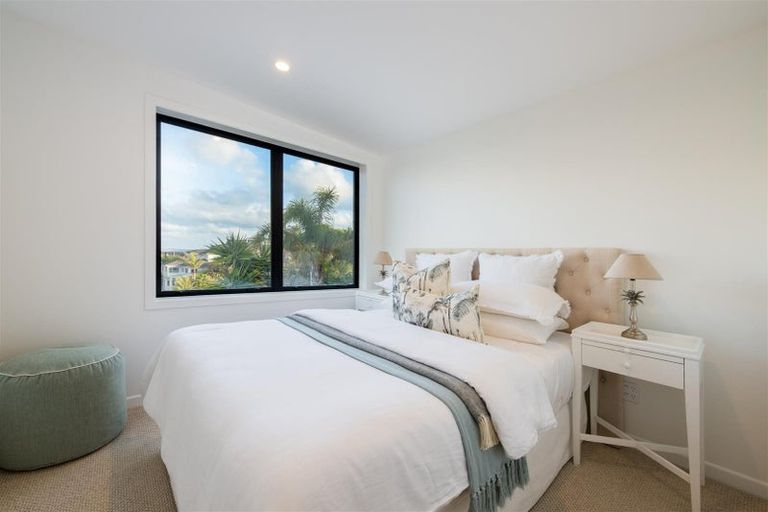 Photo of property in 18a Eastcliffe Road, Castor Bay, Auckland, 0620