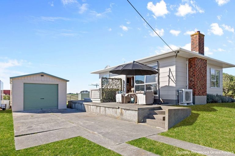 Photo of property in 28 Waitai Street, Castlecliff, Whanganui, 4501