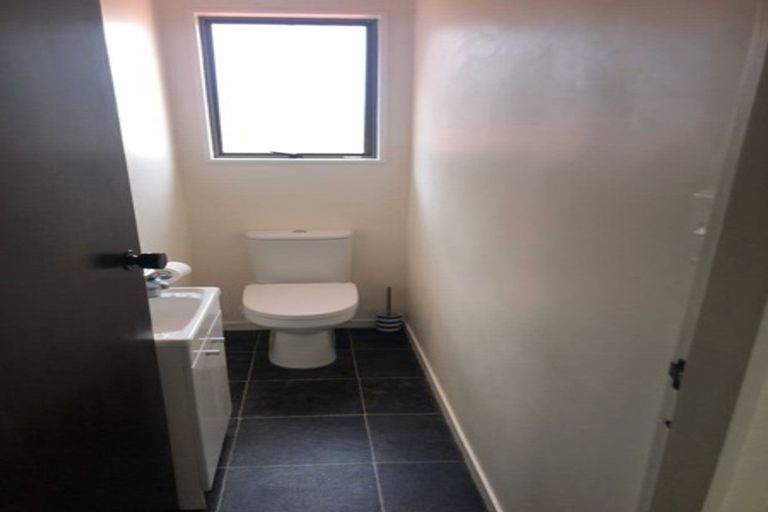 Photo of property in 55 Viewmont Drive, Harbour View, Lower Hutt, 5010