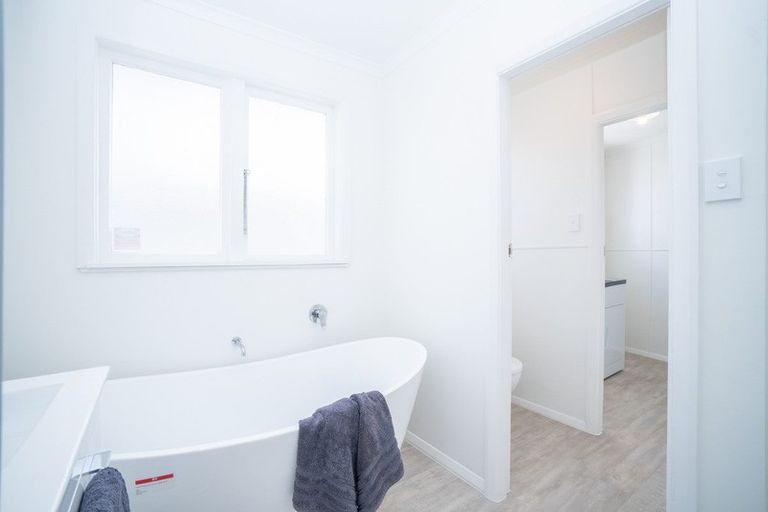 Photo of property in 6 Esk Street, Roslyn, Palmerston North, 4414