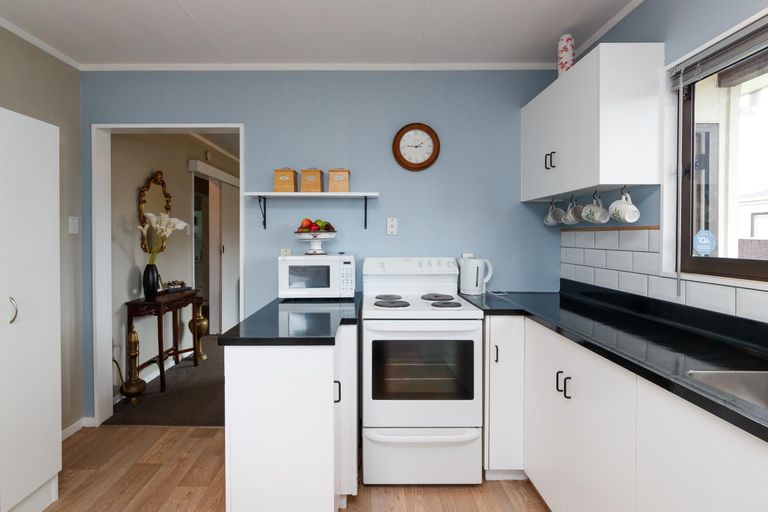 Photo of property in 59 Raglan Avenue, Cloverlea, Palmerston North, 4412