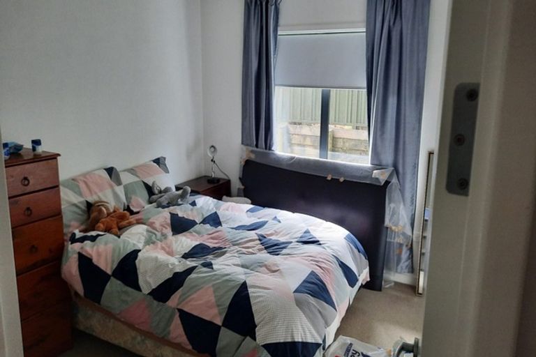 Photo of property in 1 Sunstone Crescent, Brown Owl, Upper Hutt, 5018