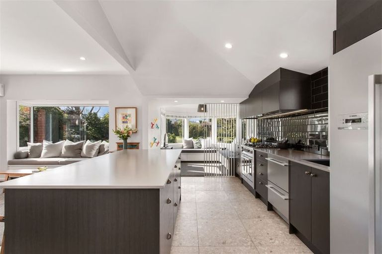 Photo of property in 16 Westburn Terrace, Burnside, Christchurch, 8041