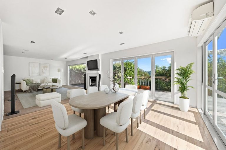 Photo of property in 132 Kittiwake Drive, Schnapper Rock, Auckland, 0632