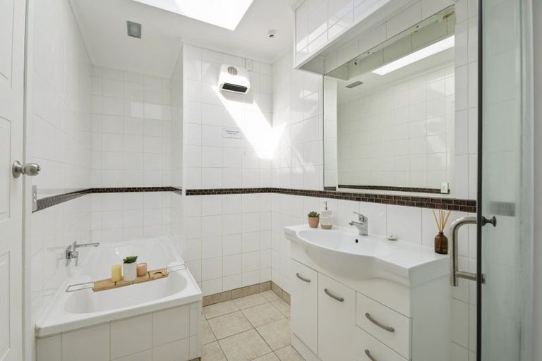 Photo of property in 3 Tui Road, Raumati Beach, Paraparaumu, 5032