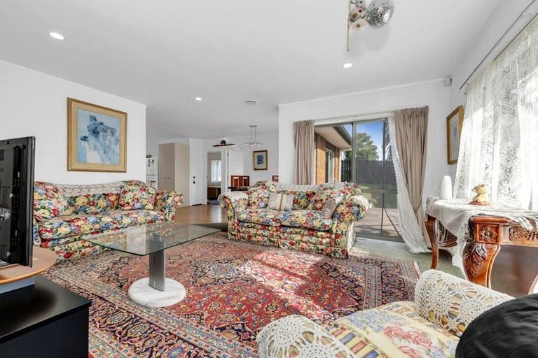 Photo of property in 220 Te Irirangi Drive, Flat Bush, Auckland, 2019