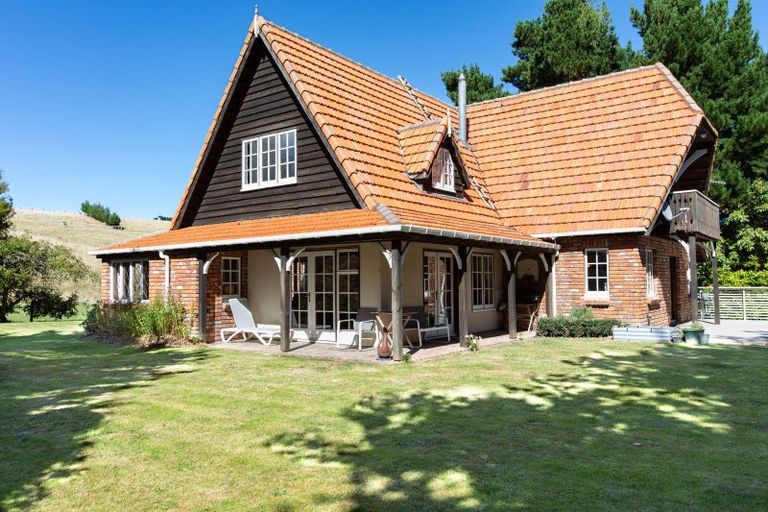 Photo of property in 45 Riverdale Road, Dannevirke, 4930