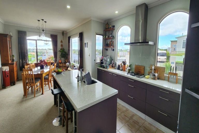 Photo of property in 41 Karamea Street, Whalers Gate, New Plymouth, 4310