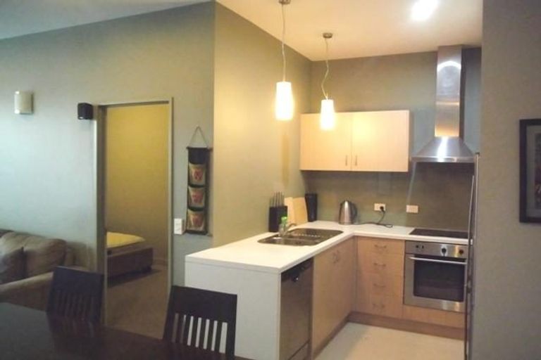 Photo of property in City Lodge Apartments, 401/115 Vivian Street, Te Aro, Wellington, 6011