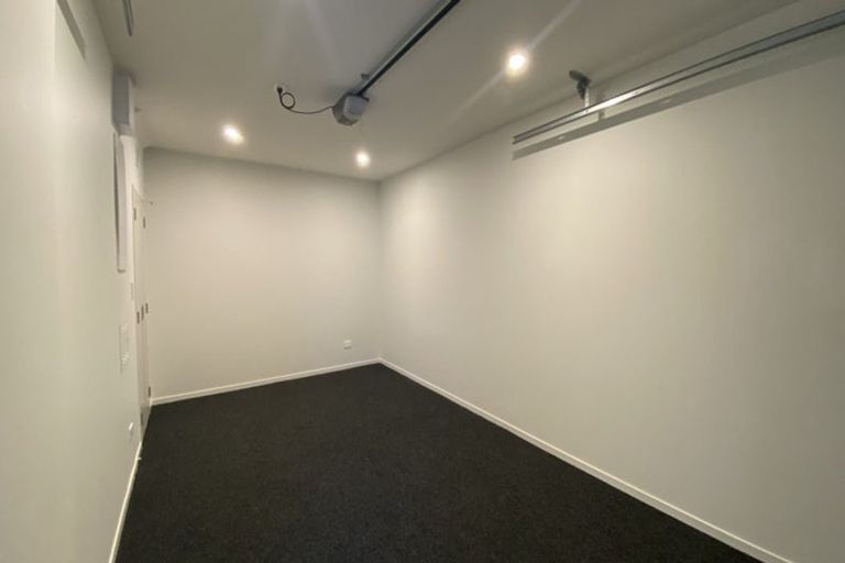 Photo of property in 5/2 Moor Avenue, Te Atatu Peninsula, Auckland, 0610