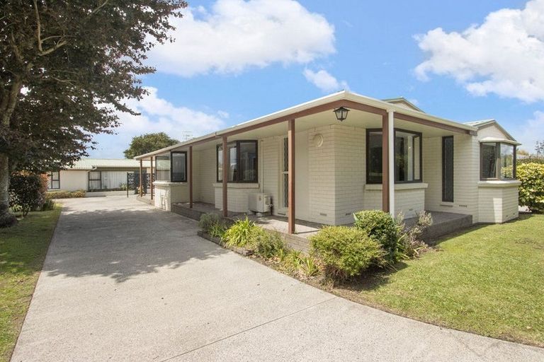 Photo of property in 15 Crossley Street, Katikati, 3129