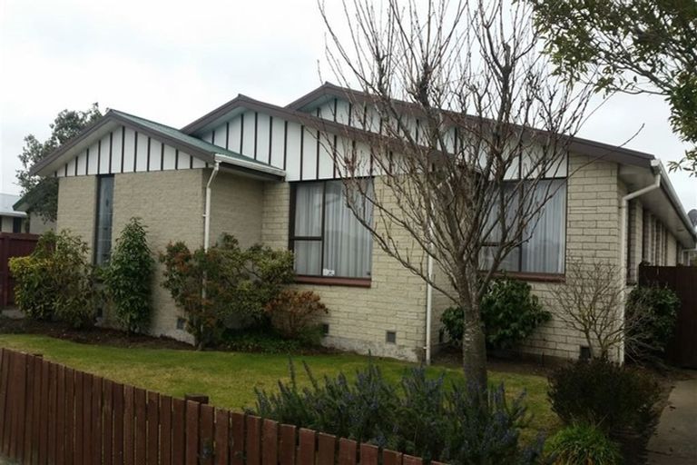 Photo of property in 1/108 Queenspark Drive, Parklands, Christchurch, 8083